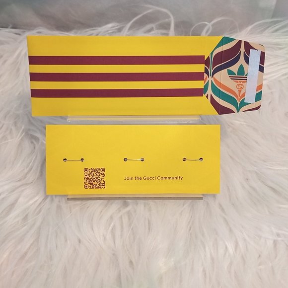 Brand New RARE Gucci x Adidas Collab VIP Set of 3 Buttons/Pins/Brooches/… - Picture 3 of 3